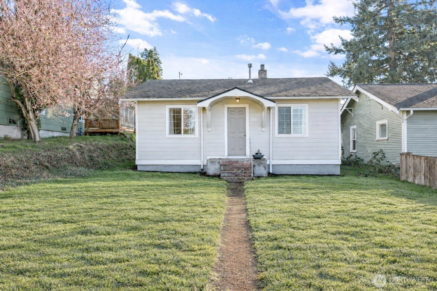 1508 Lakeway Dr Bellingham WA 98229