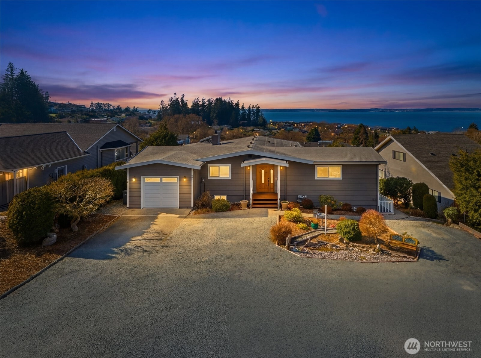 704 Flintstone Dr Camano Island WA 98282