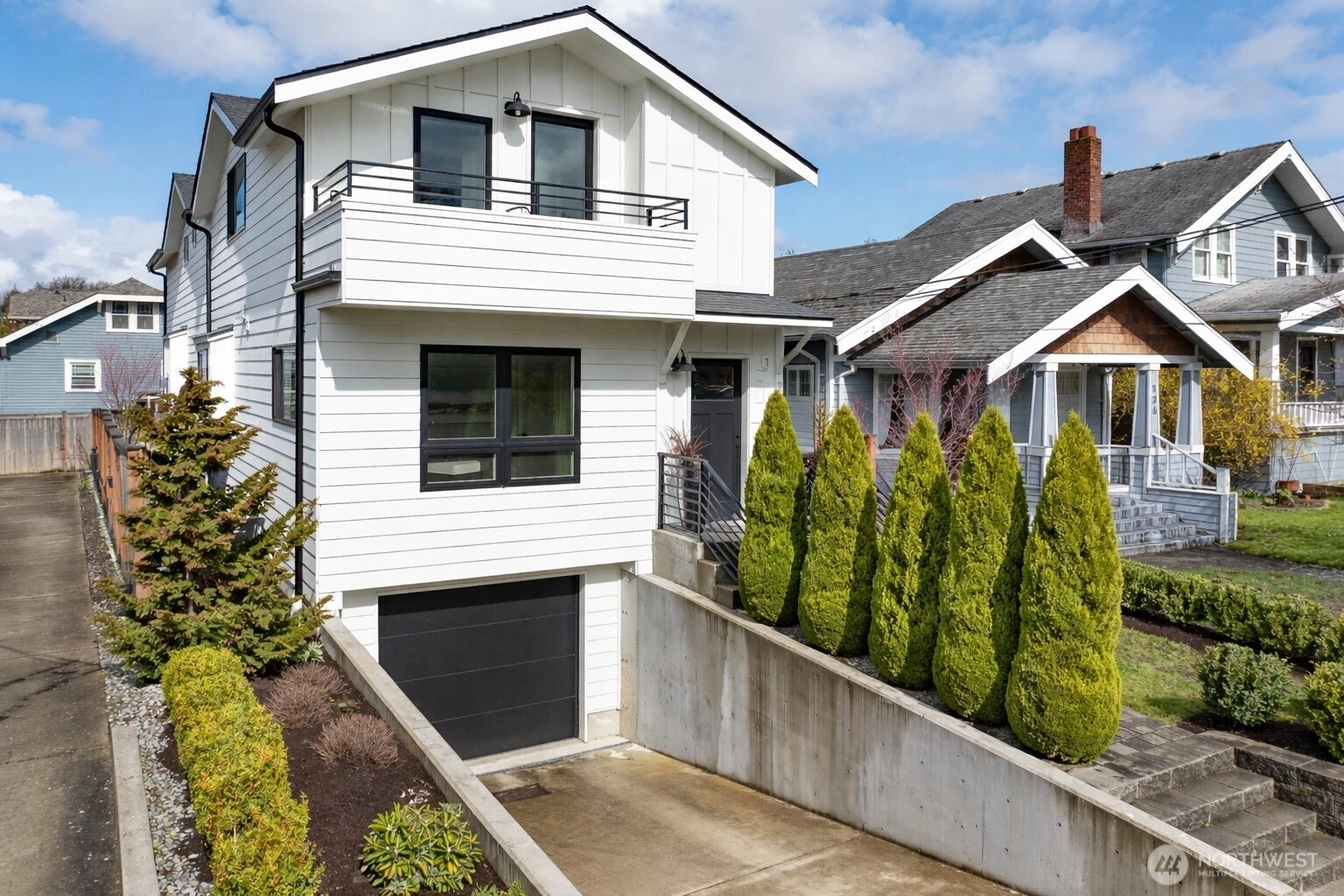 132 NE 52nd St Seattle WA 98105