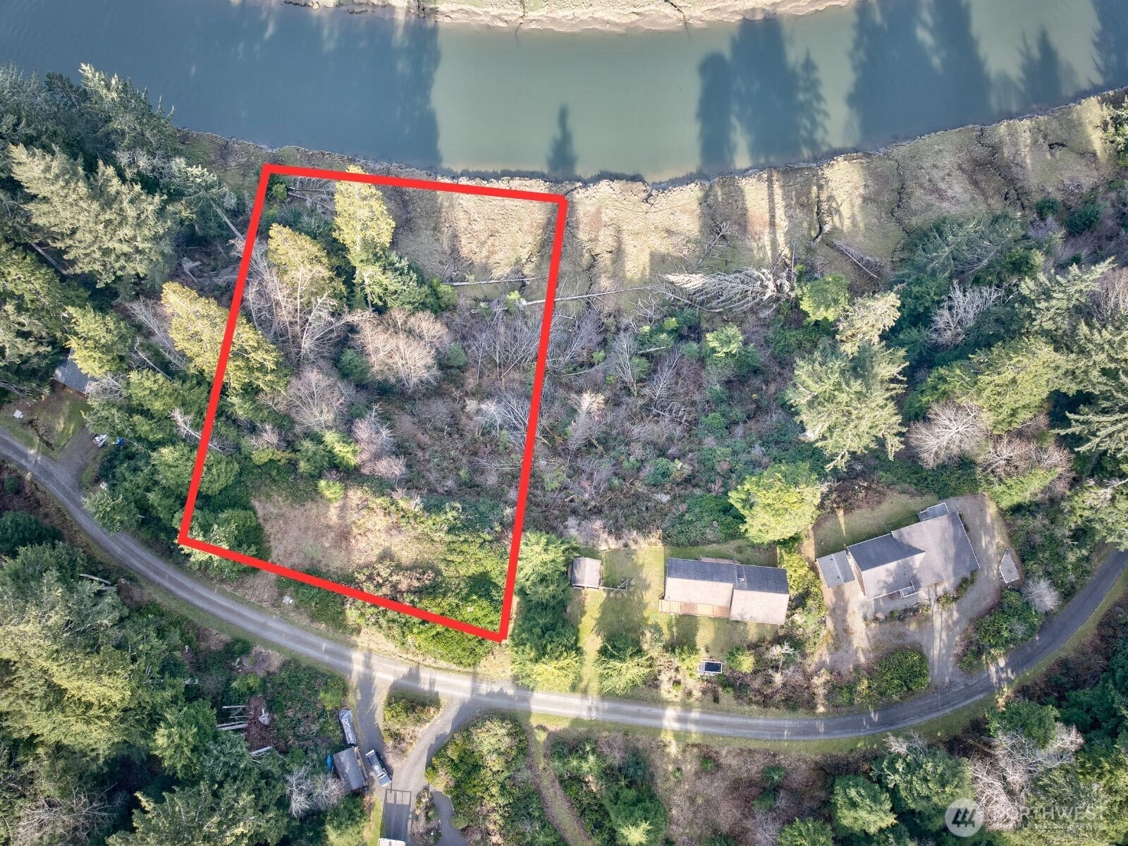 26 Lynn Point Ln Unit  South Bend WA 98586