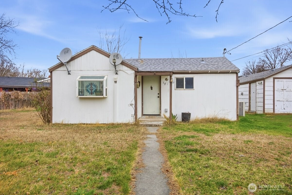 17 E 13th Ave Kennewick WA 99336