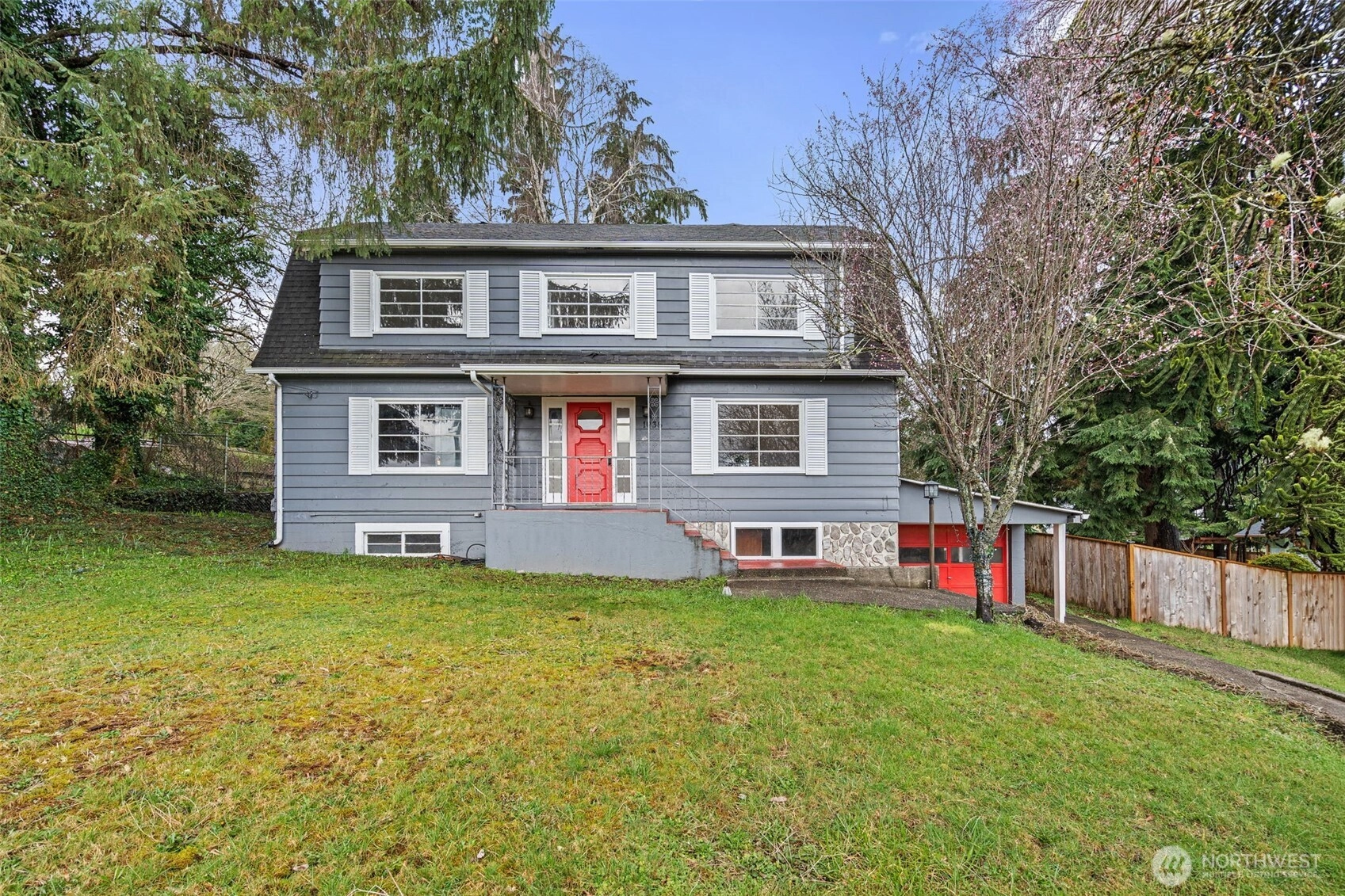 1036 Fowler St Raymond WA 98577