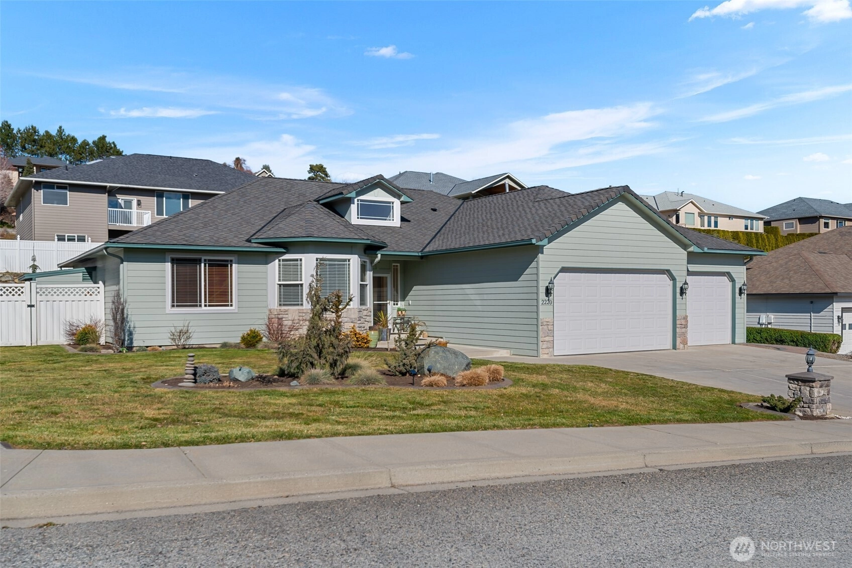 2220 Michael Brooke Wenatchee WA 98801