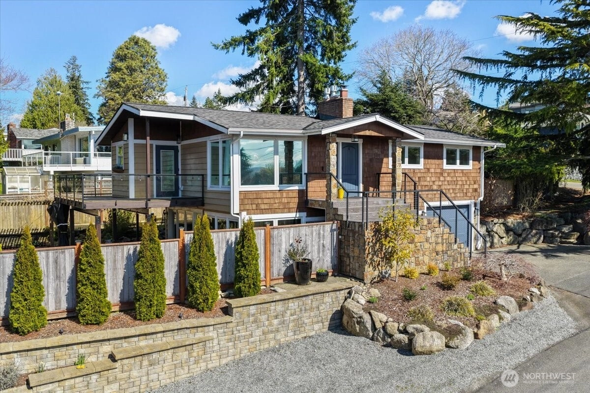 114 S 212th St Des Moines WA 98198