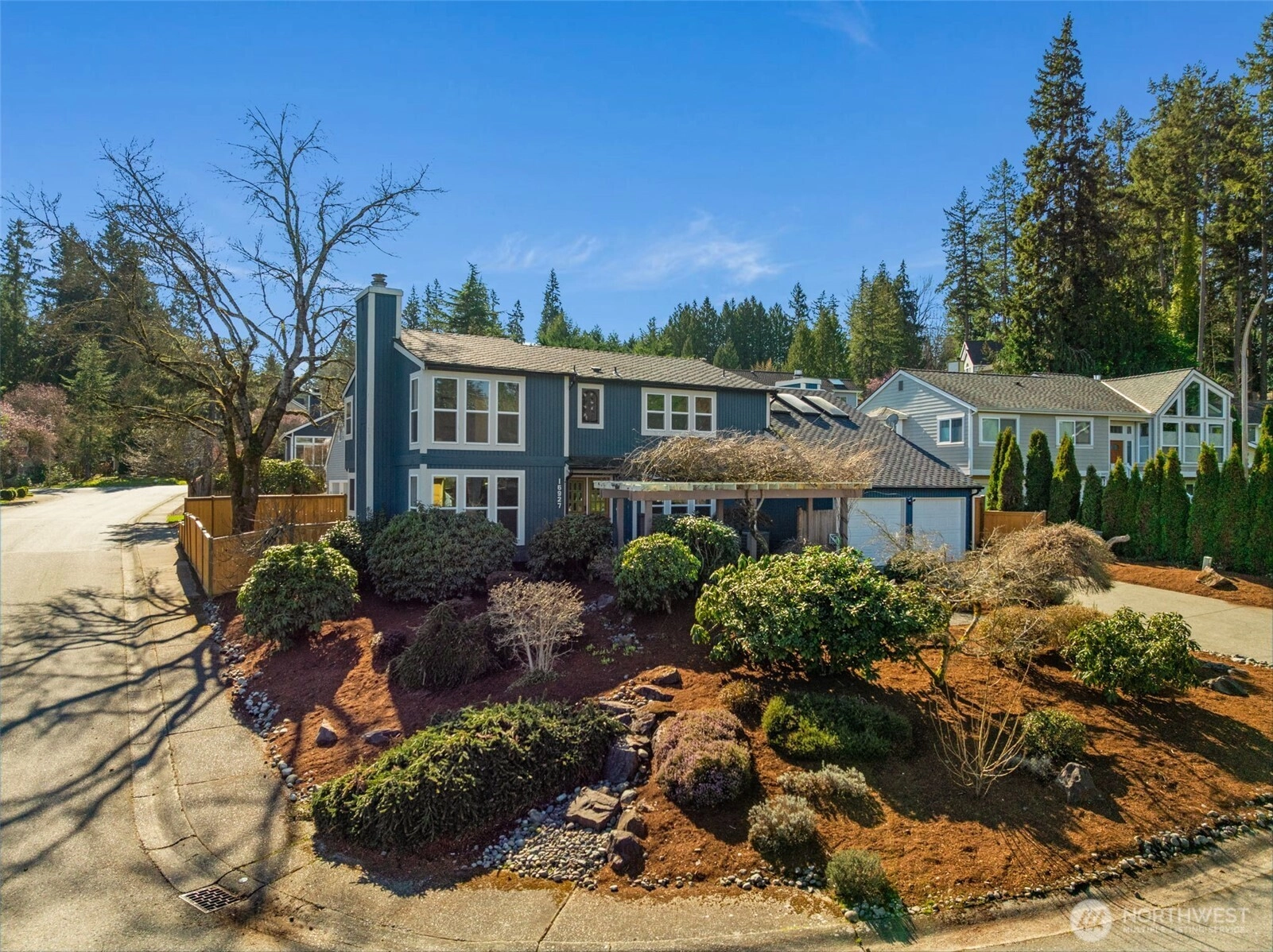 16927 NE 38th Pl Unit  Bellevue WA 98008