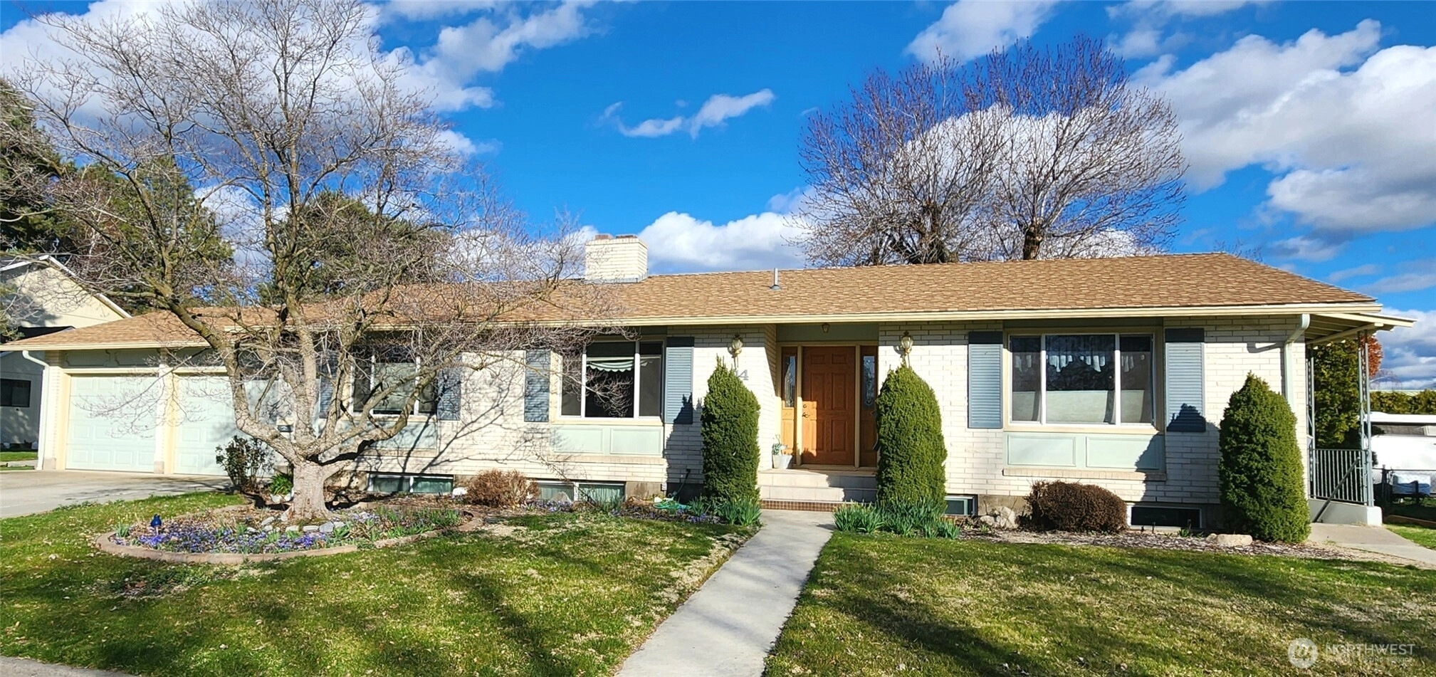 114 NE Cedar Ave Unit  College Place WA 99324