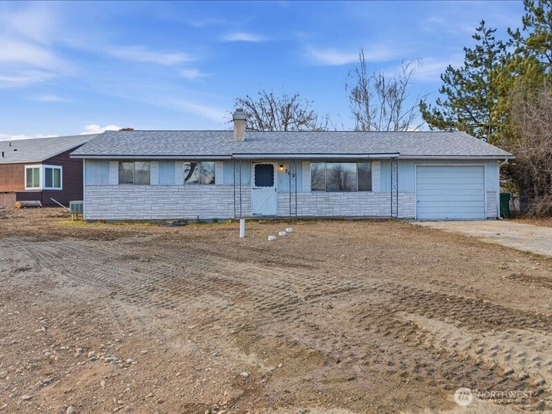 702 West Ridge Dr Omak WA 98841