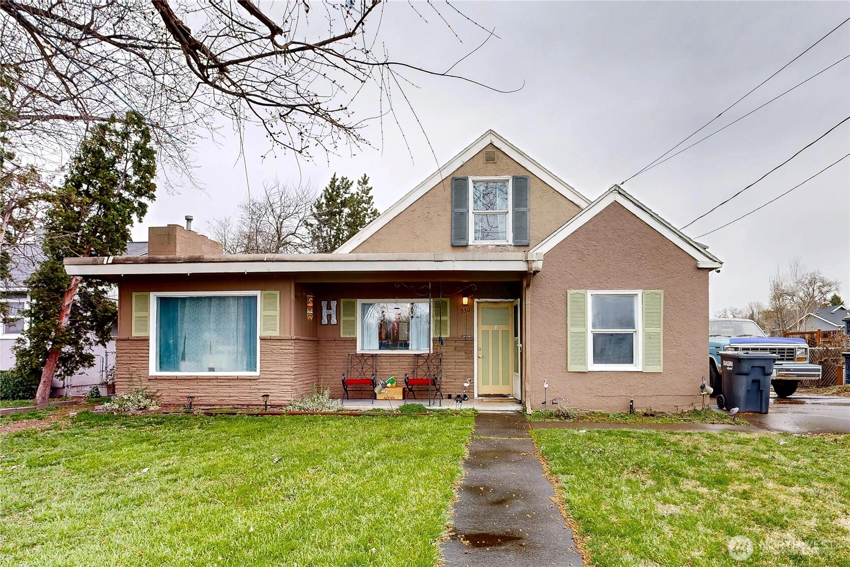 530 SW 4th St College Place WA 99324