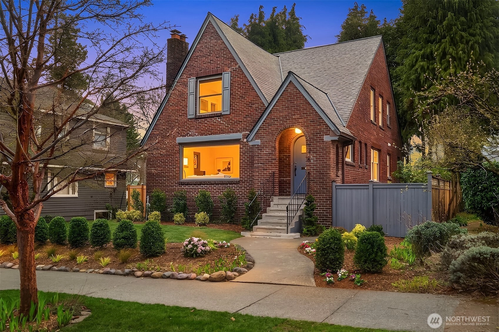 1216 NE 77th St Seattle WA 98115