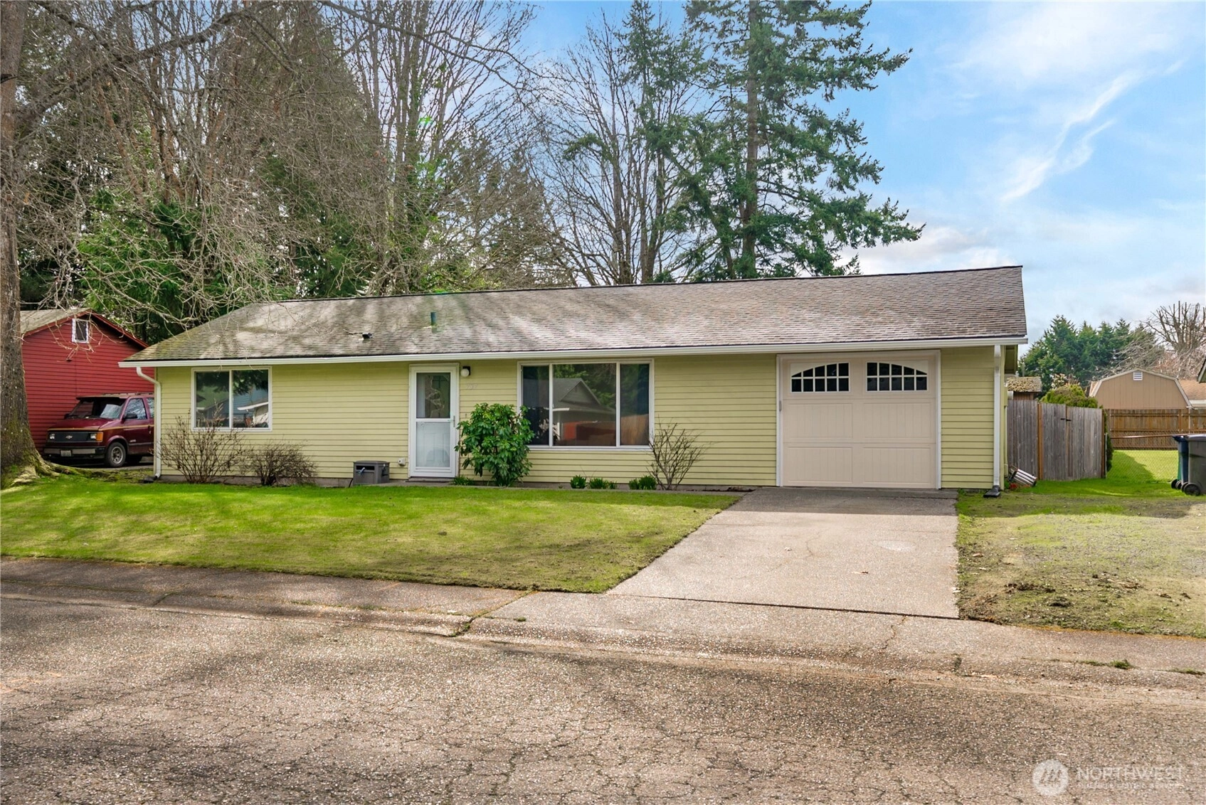 737 3rd Ave NE Pacific WA 98047