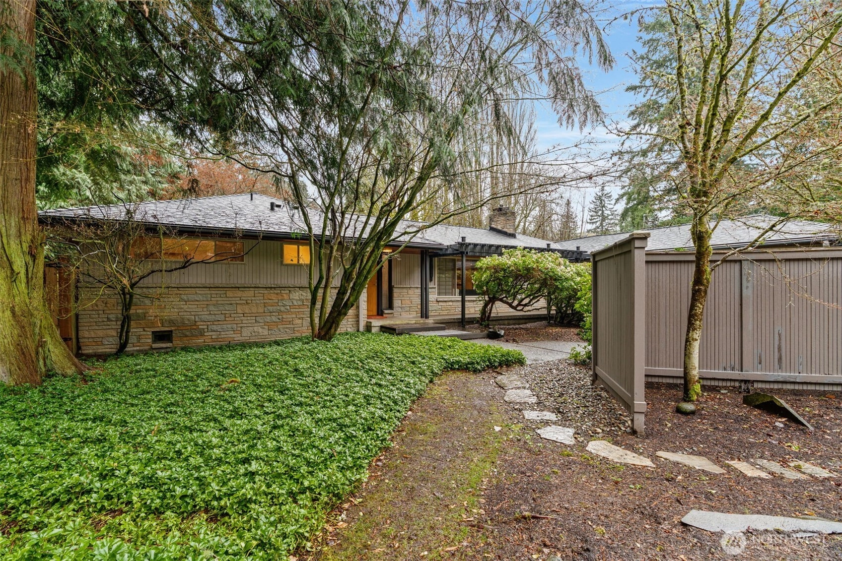 23312 Robin Hood Dr Edmonds WA 98020