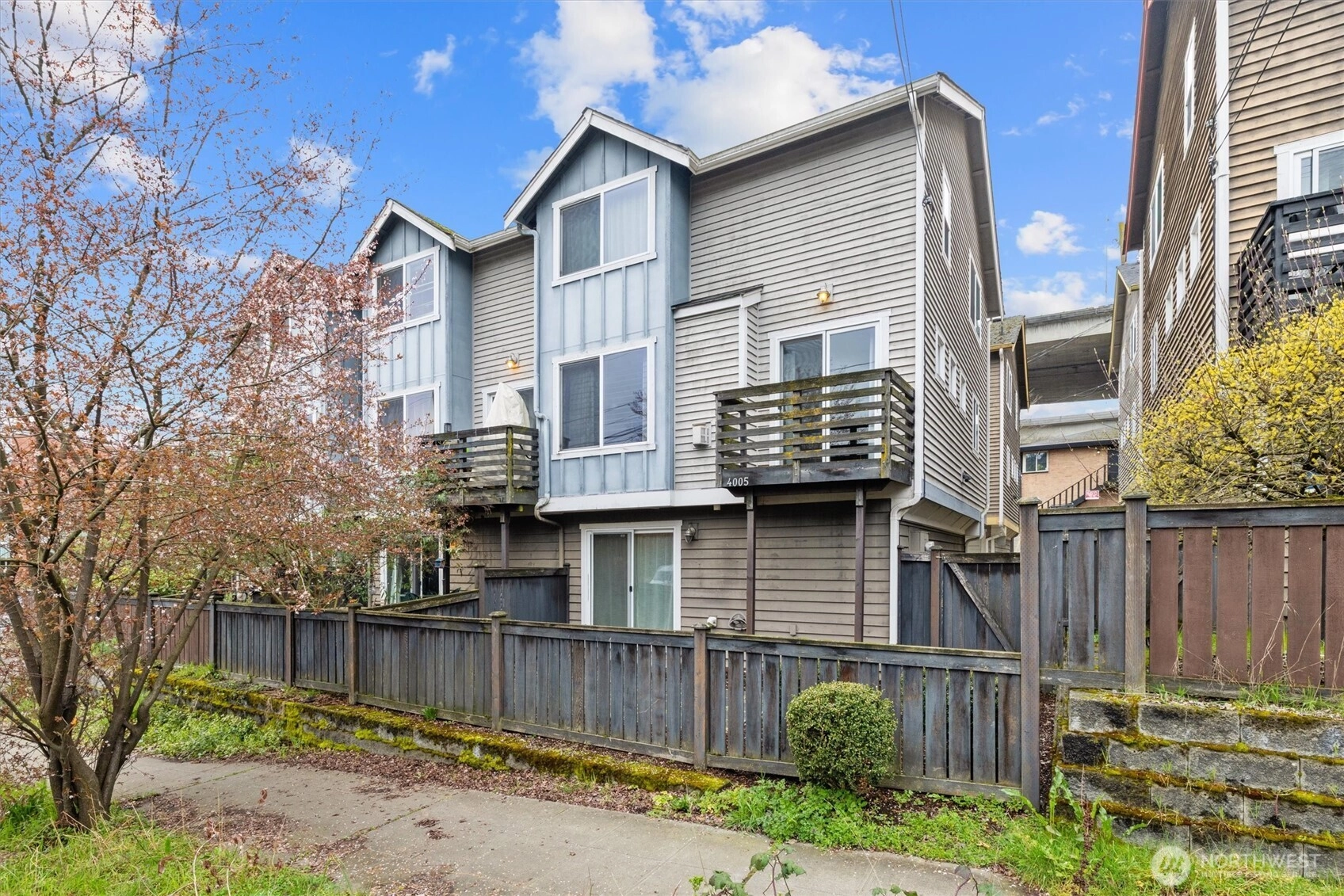 4005 7th Ave NE Seattle WA 98105