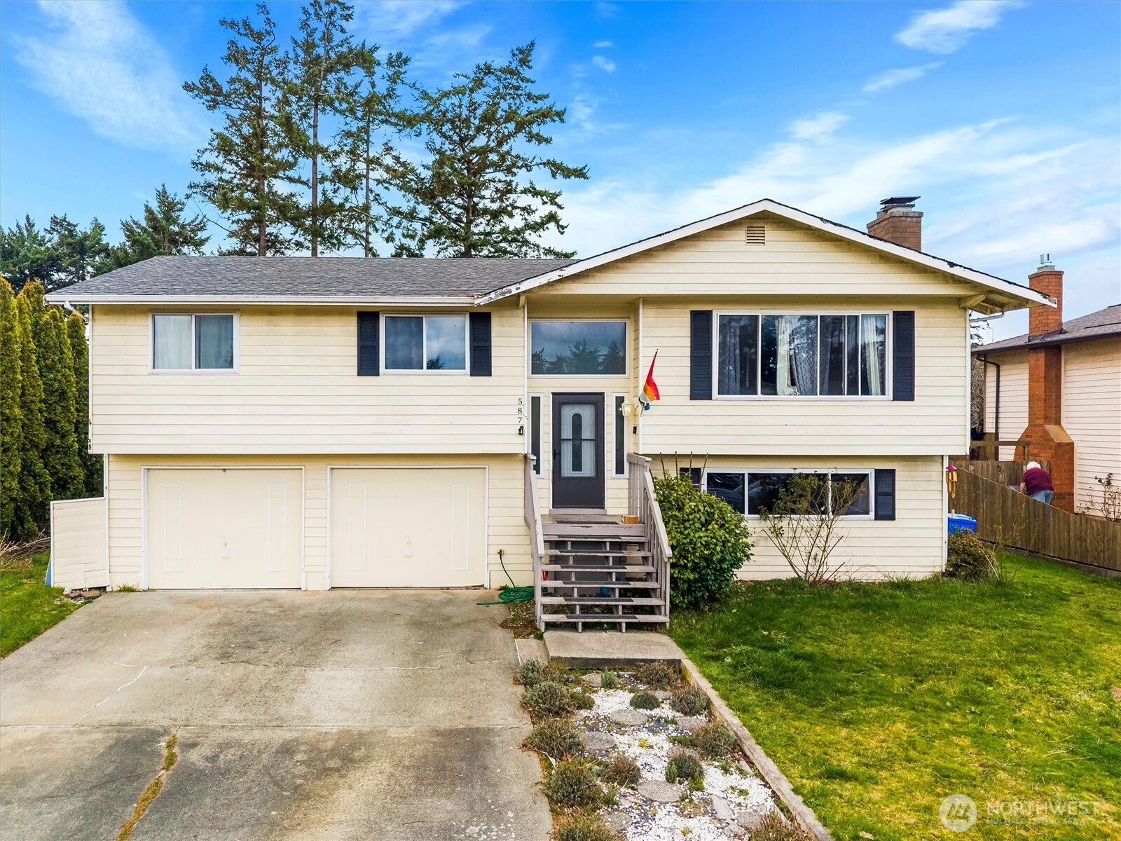 587 NW Fairhaven Dr Unit  Oak Harbor WA 98277