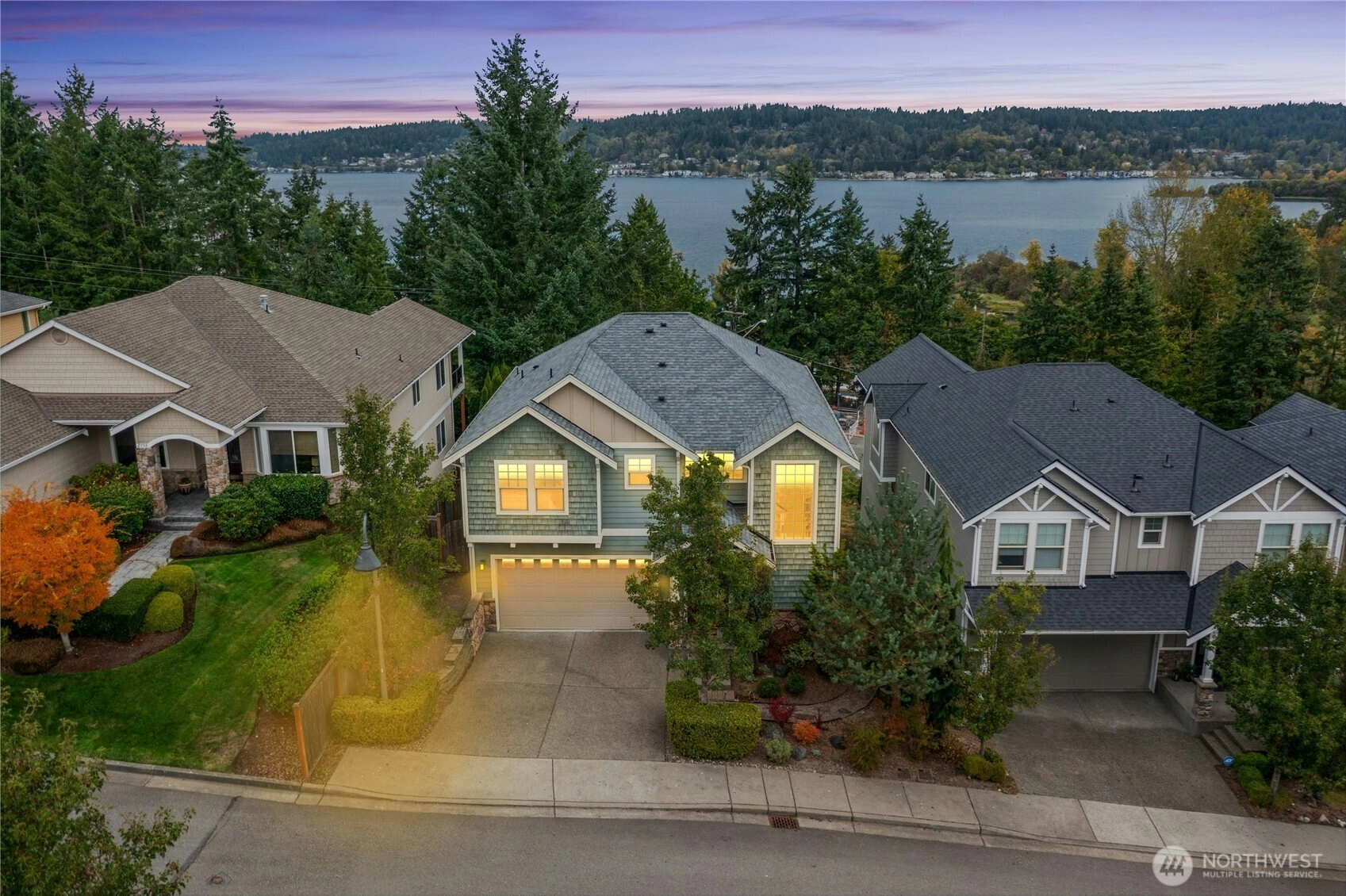 2744 NW Pine Cone Pl Unit  Issaquah WA 98027