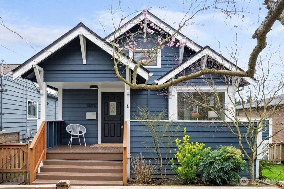 8341 28th Ave NW Unit  Seattle WA 98117