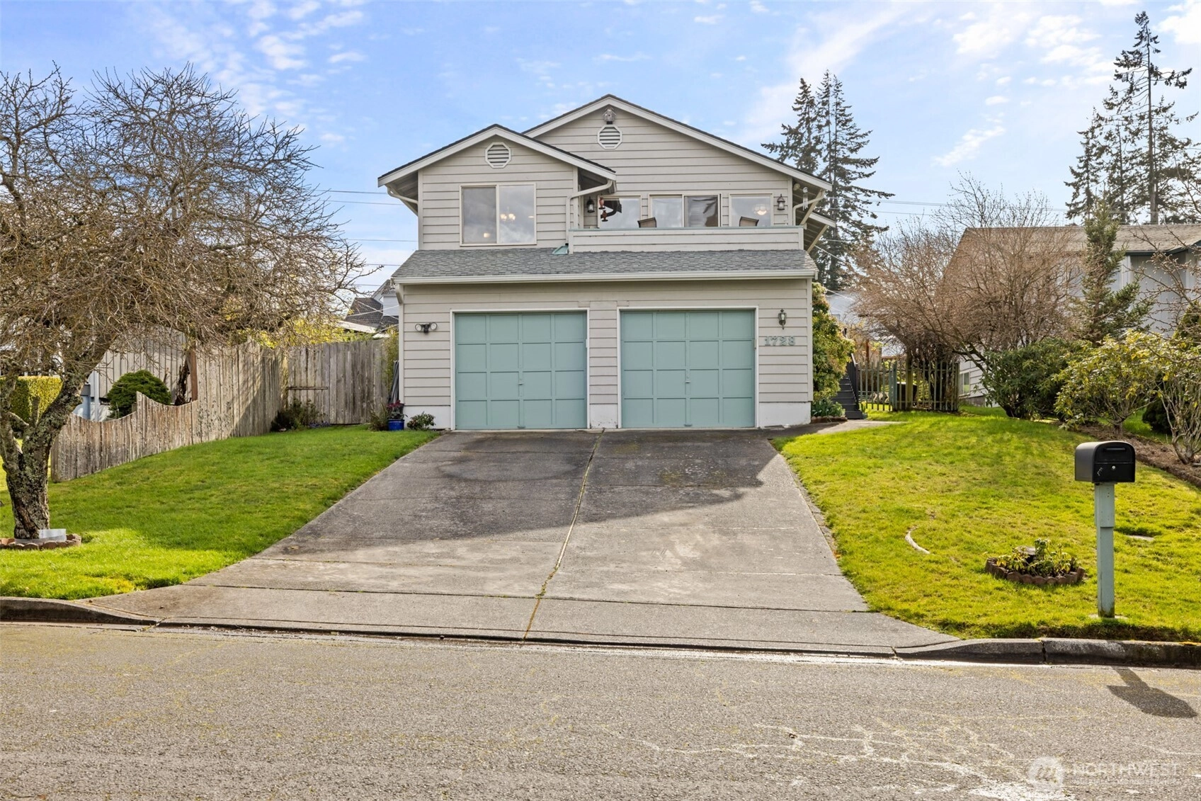 1728 W 6th St Unit  Port Angeles WA 98363