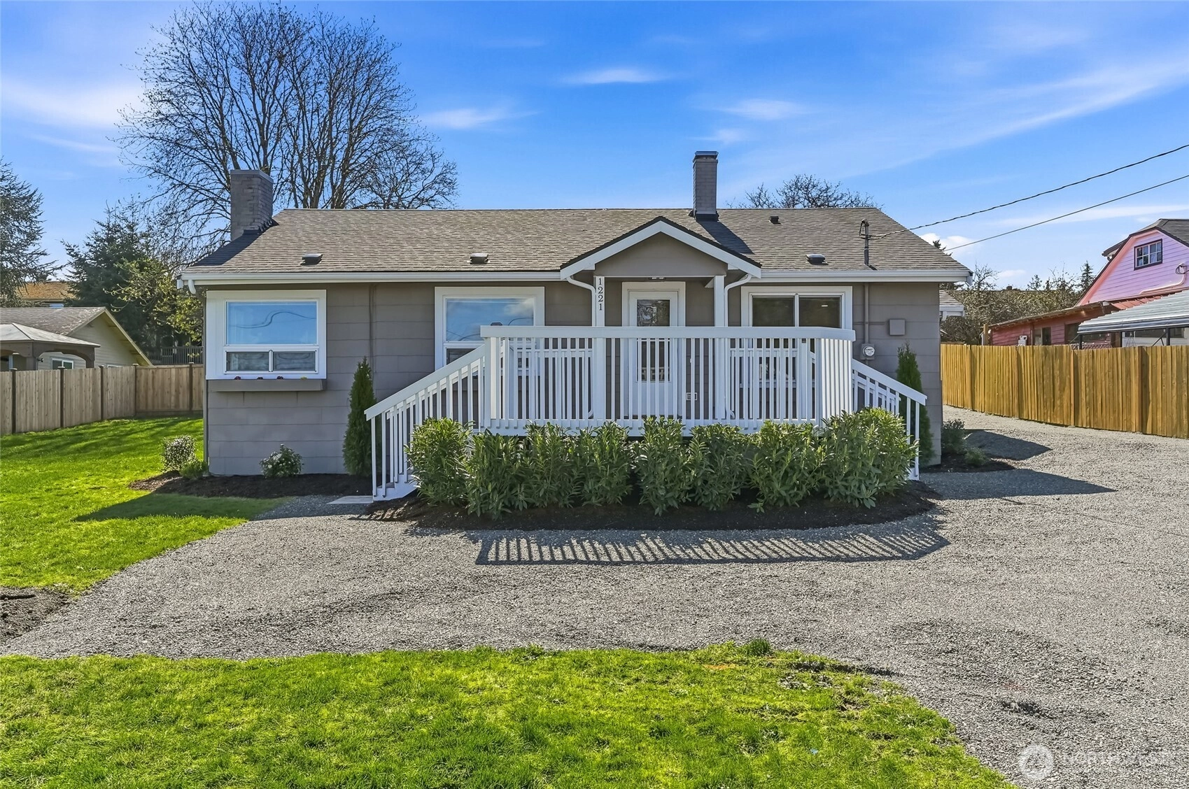 1221 S 101st St Seattle WA 98168