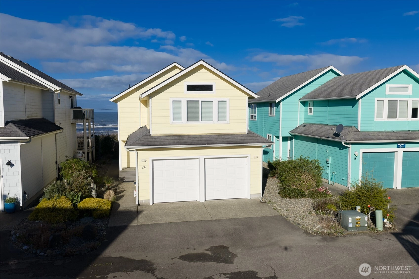 24 Duke Ln Unit  Pacific Beach WA 98571