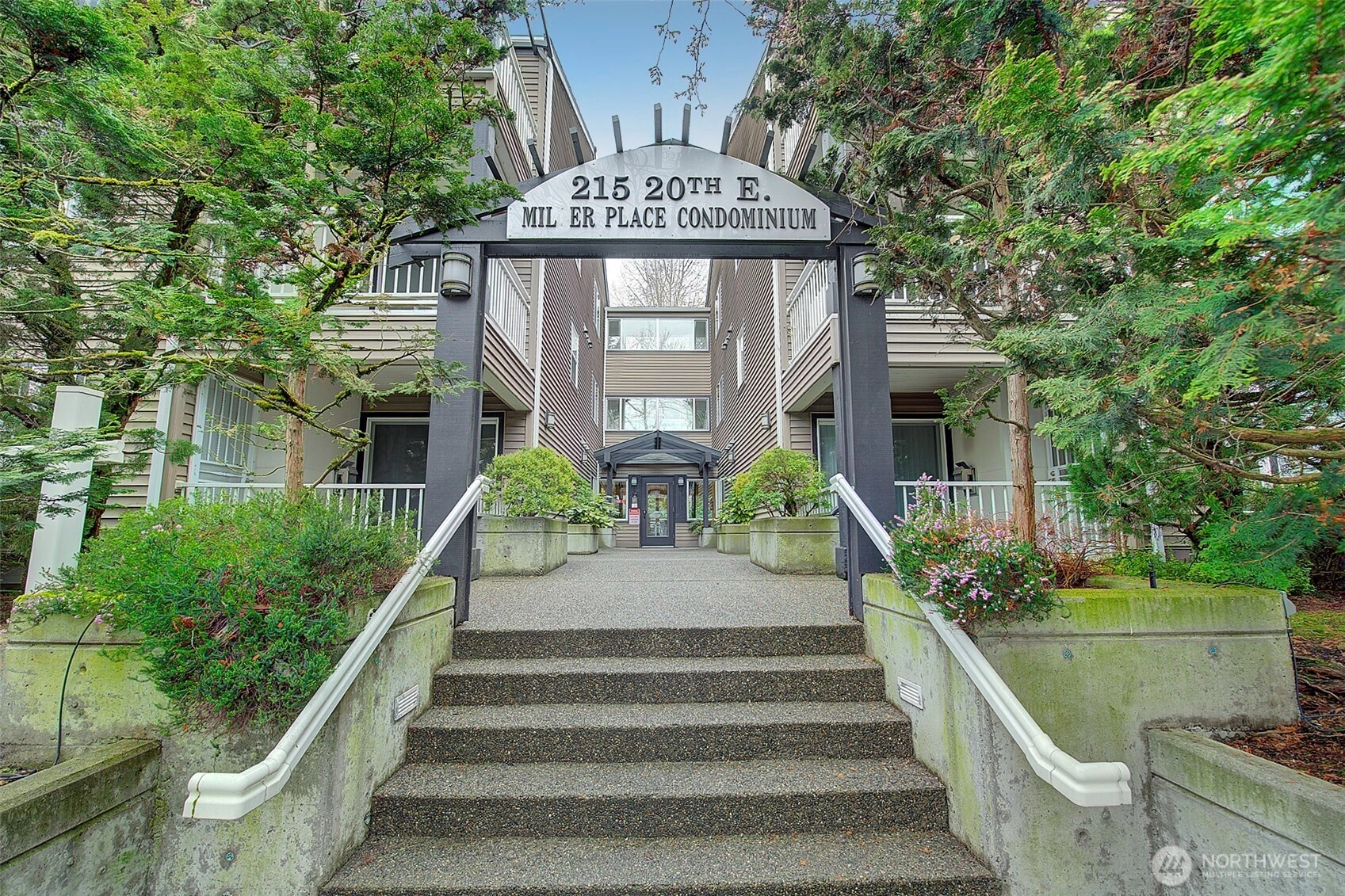 215 20th Ave E Unit 307 Unit 307 Seattle WA 98112