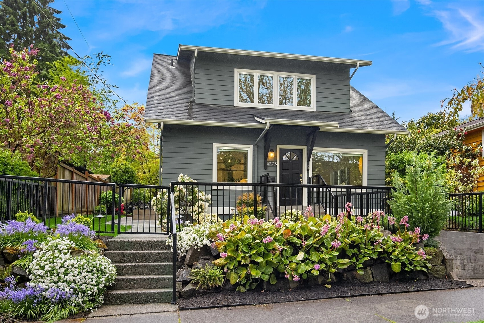 8205 18th Ave NE Seattle WA 98115