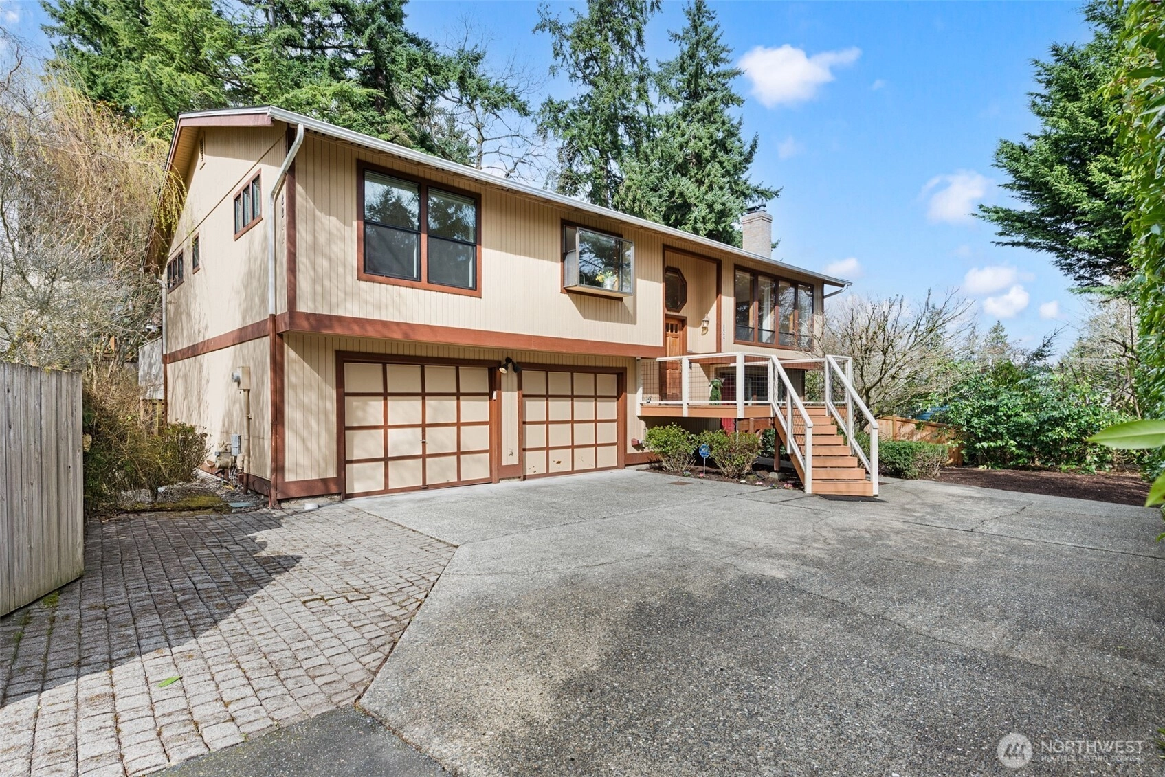 8844 SE 37th St Unit  Mercer Island WA 98040