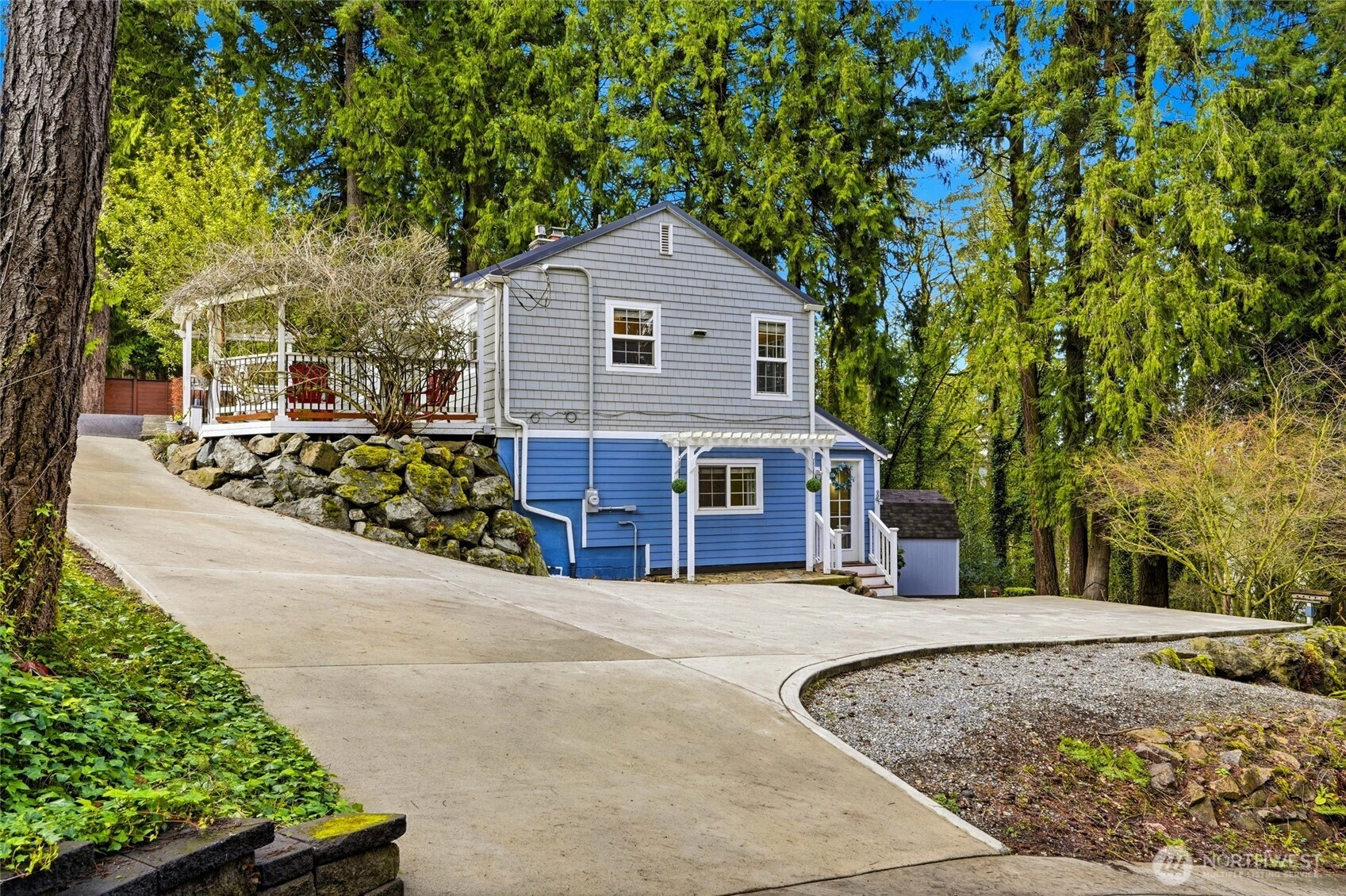 16714 SE Newport Way Bellevue WA 98006