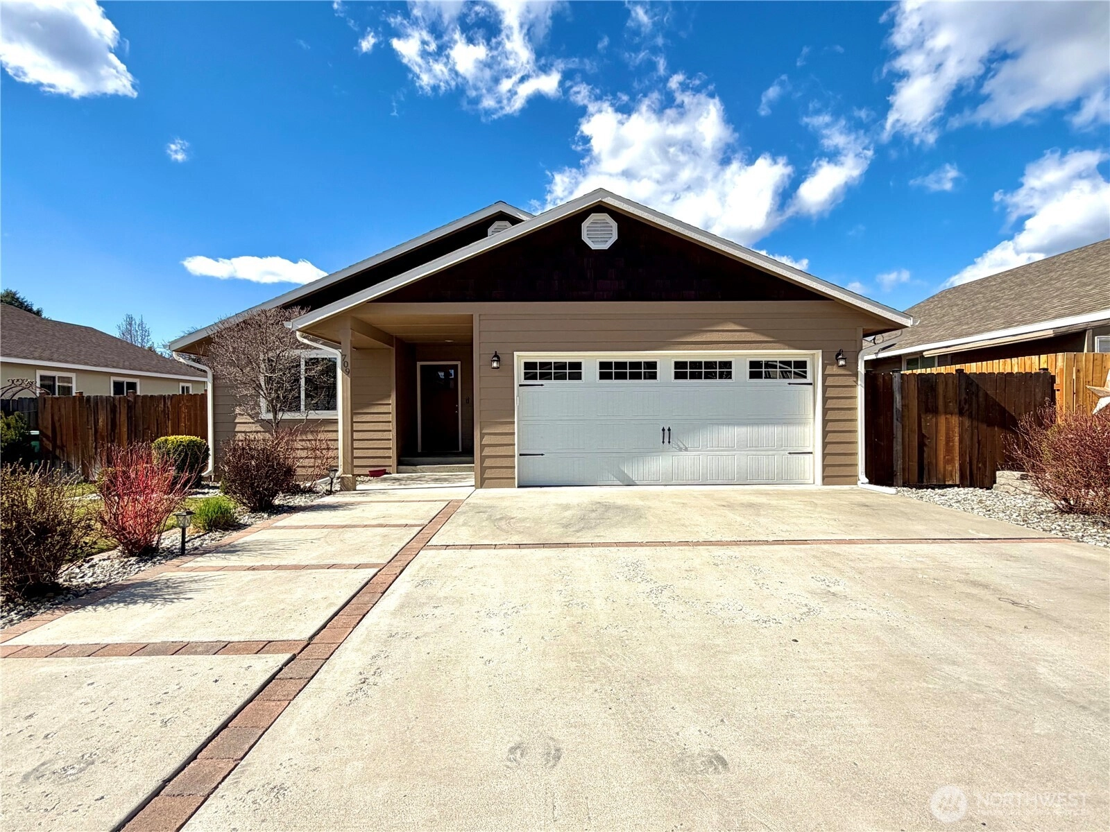 709 Paintbrush Ln Unit  Omak WA 98841