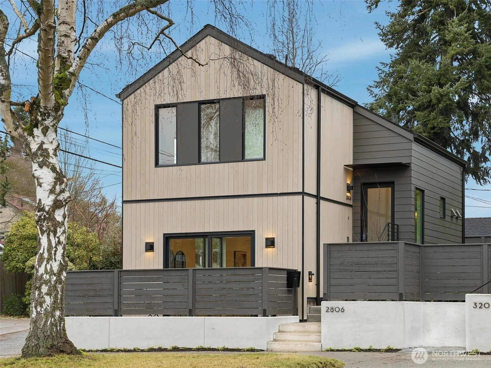 2806 W Dravus St Seattle WA 98199