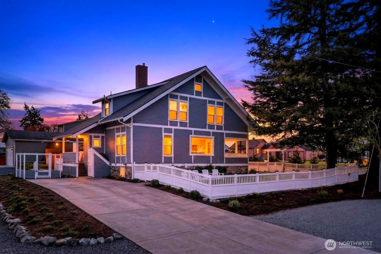 2120 12th St Unit  Anacortes WA 98221