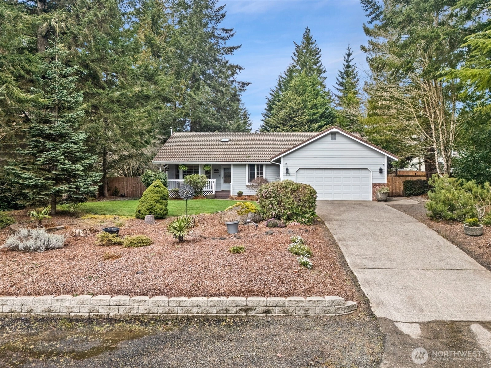 671 E Old Ranch Rd Unit  Allyn WA 98524