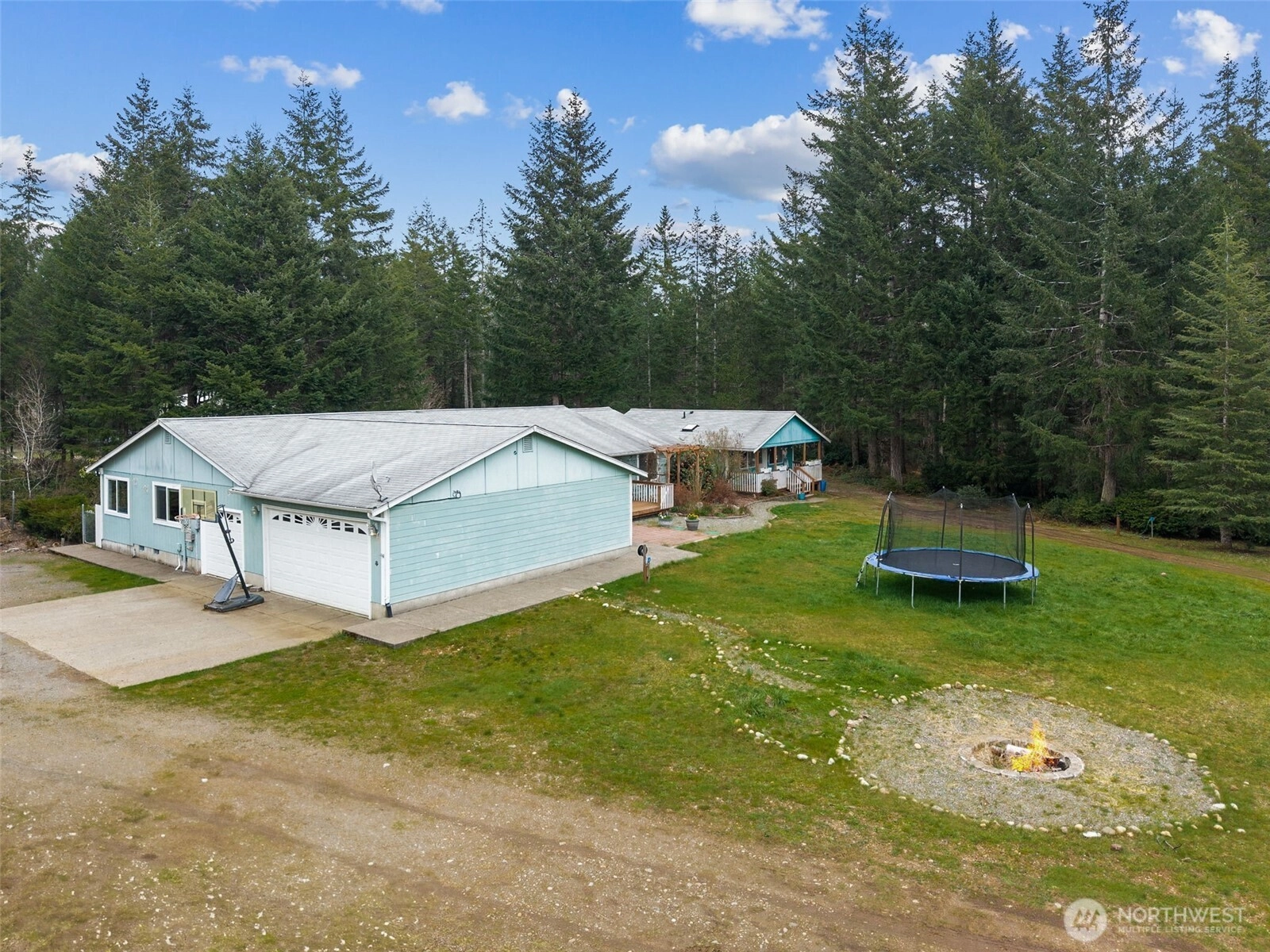 10 E Mooreview Ln E Shelton WA 98584
