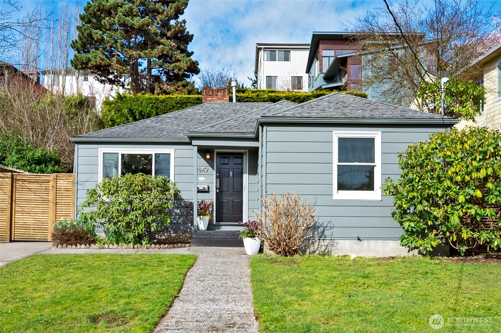2849 36th Ave W Seattle WA 98199