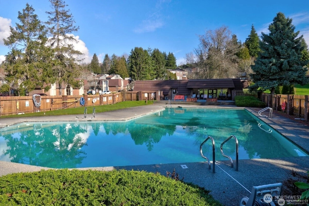 11208 NE 68th St Unit 128 Kirkland WA 98033