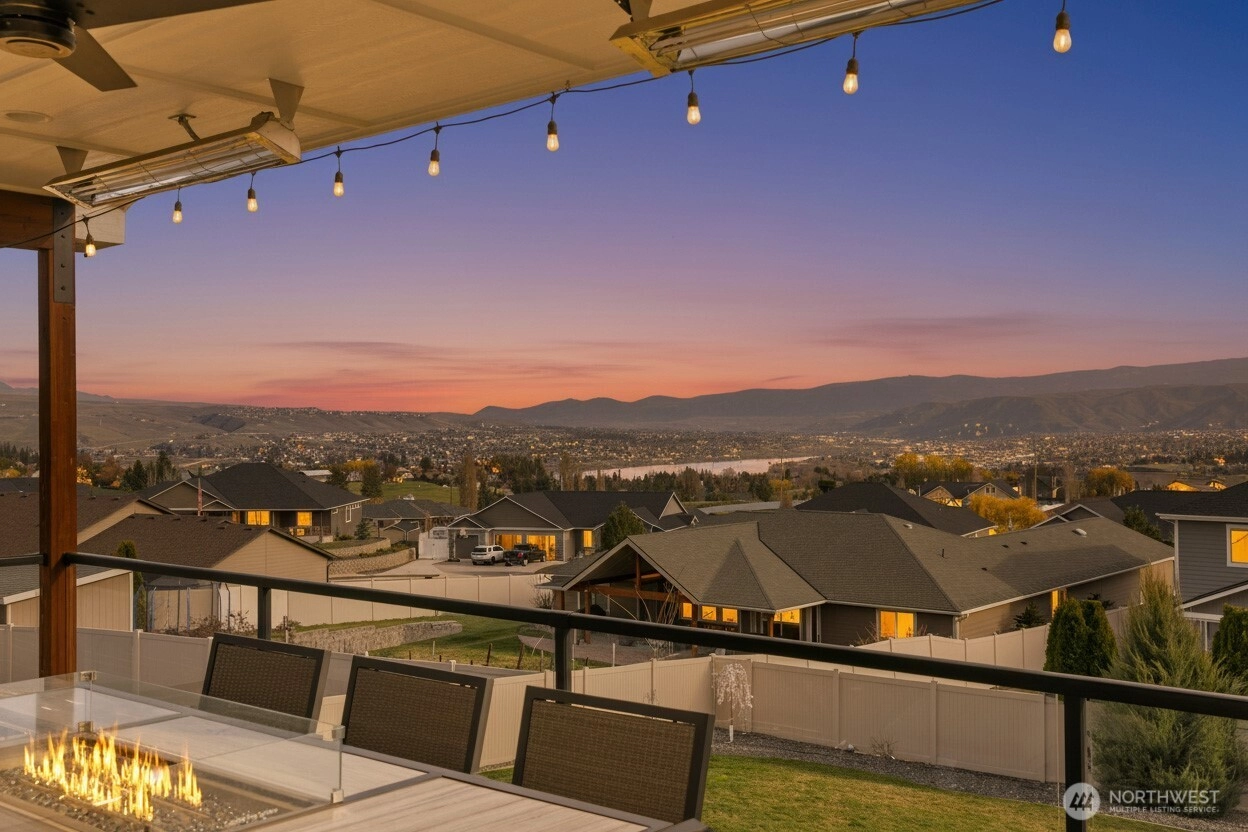 885 Autumn Crest Dr Unit  Wenatchee WA 98801