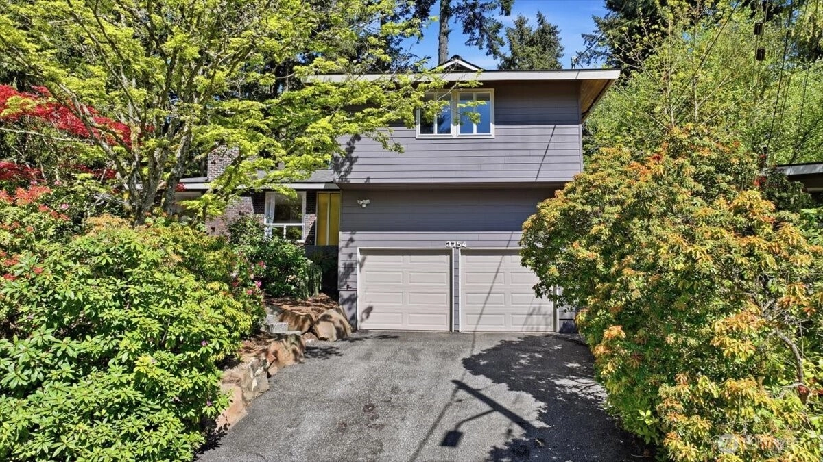 3754 NE 194th St Unit  Lake Forest Park WA 98155