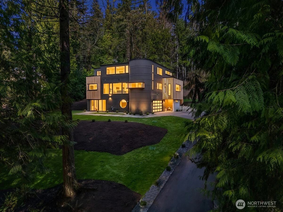 612 219th Ave NE Sammamish WA 98074