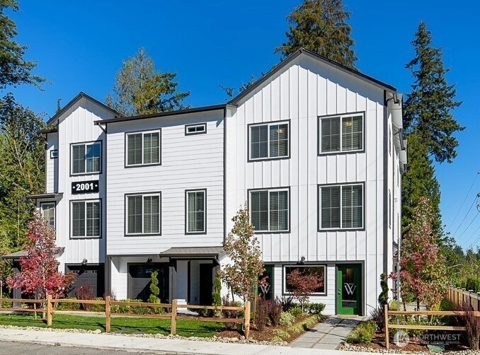 2011 101st Ave SE Unit 1 Lake Stevens WA 98258