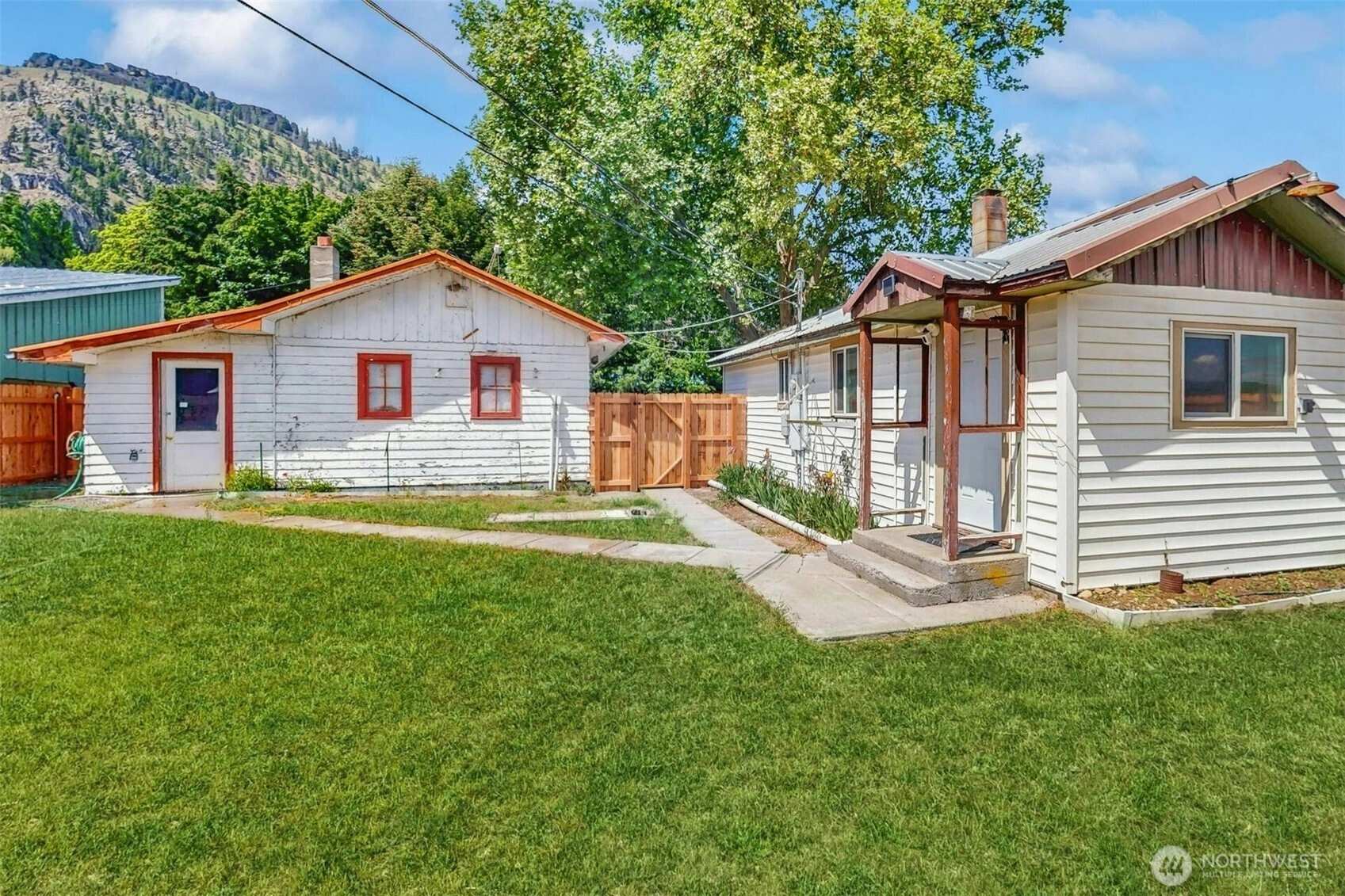 320 S Central St Brewster WA 98812