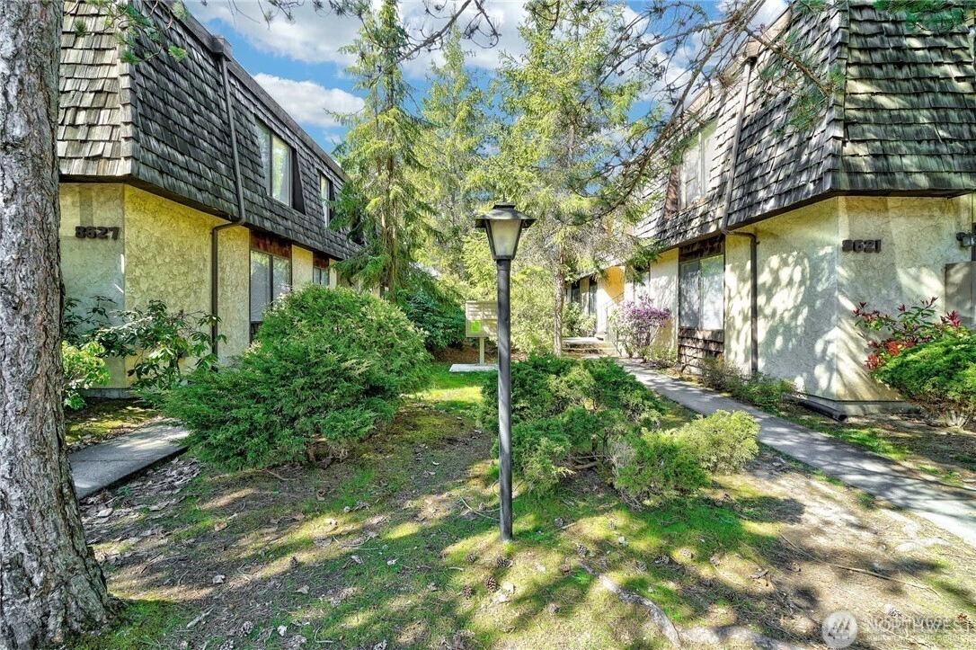 8627 25th Ave SW Unit C Seattle WA 98106