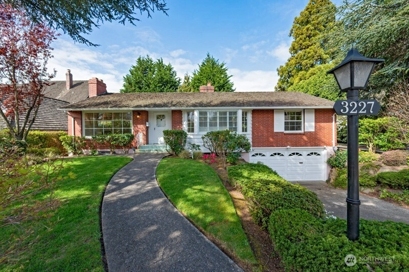3227 Magnolia Blvd W Seattle WA 98199