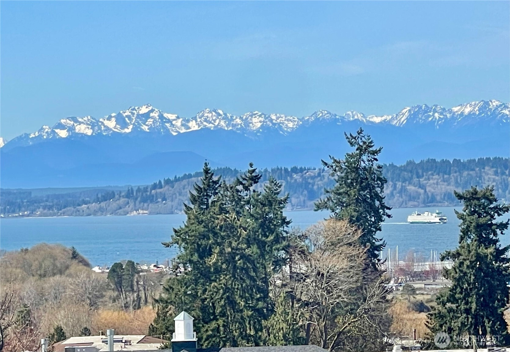 556 Holly Dr Edmonds WA 98020