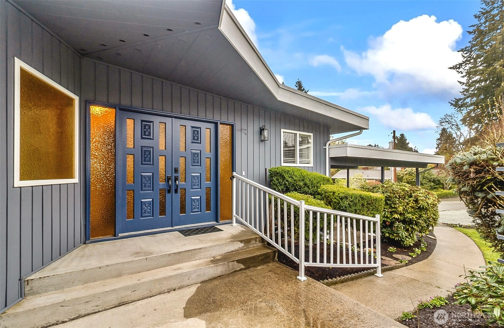 18215 3rd Pl SW Normandy Park WA 98166