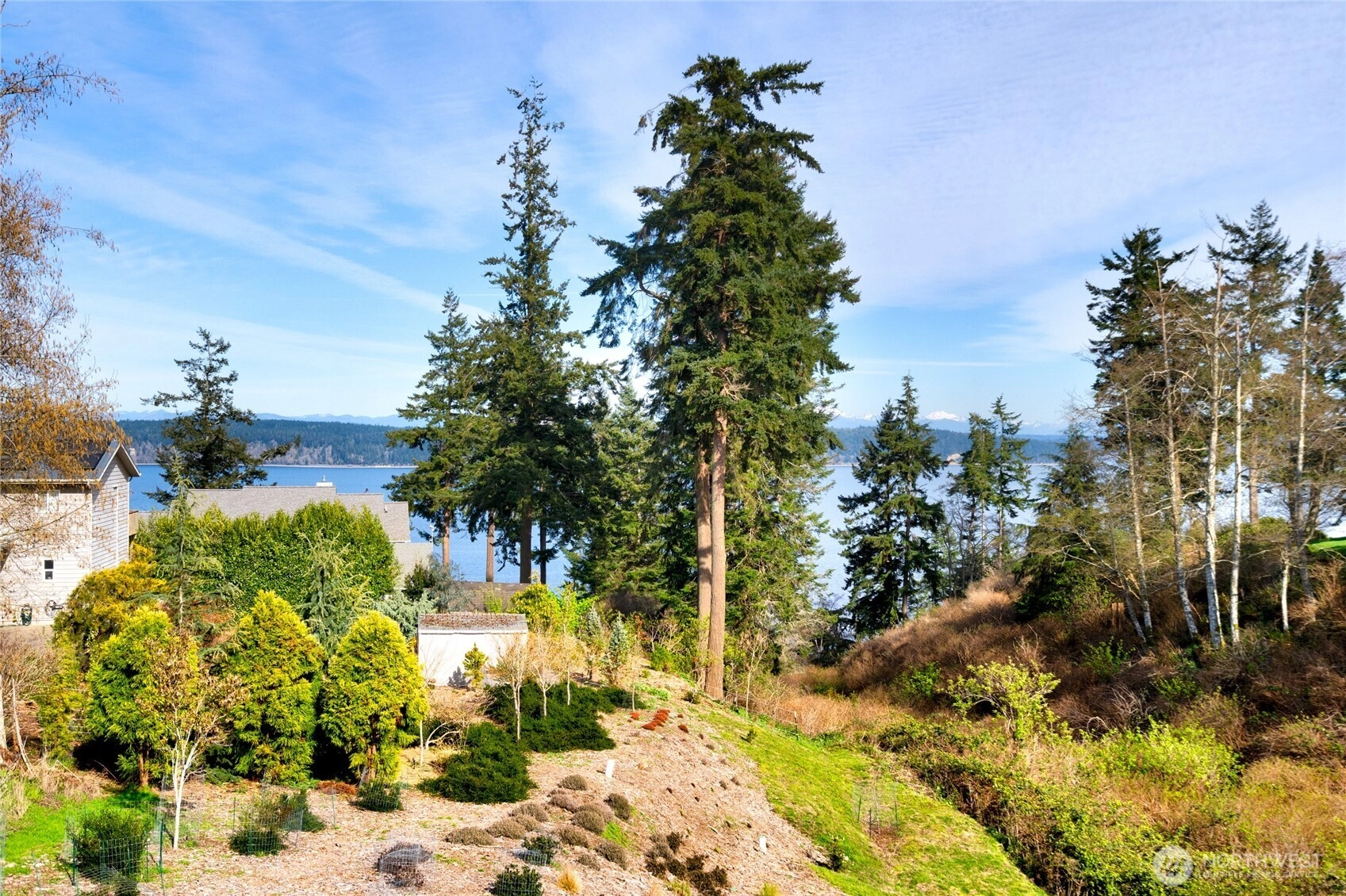 2303 North Bluff Road Unit  Greenbank WA 98253