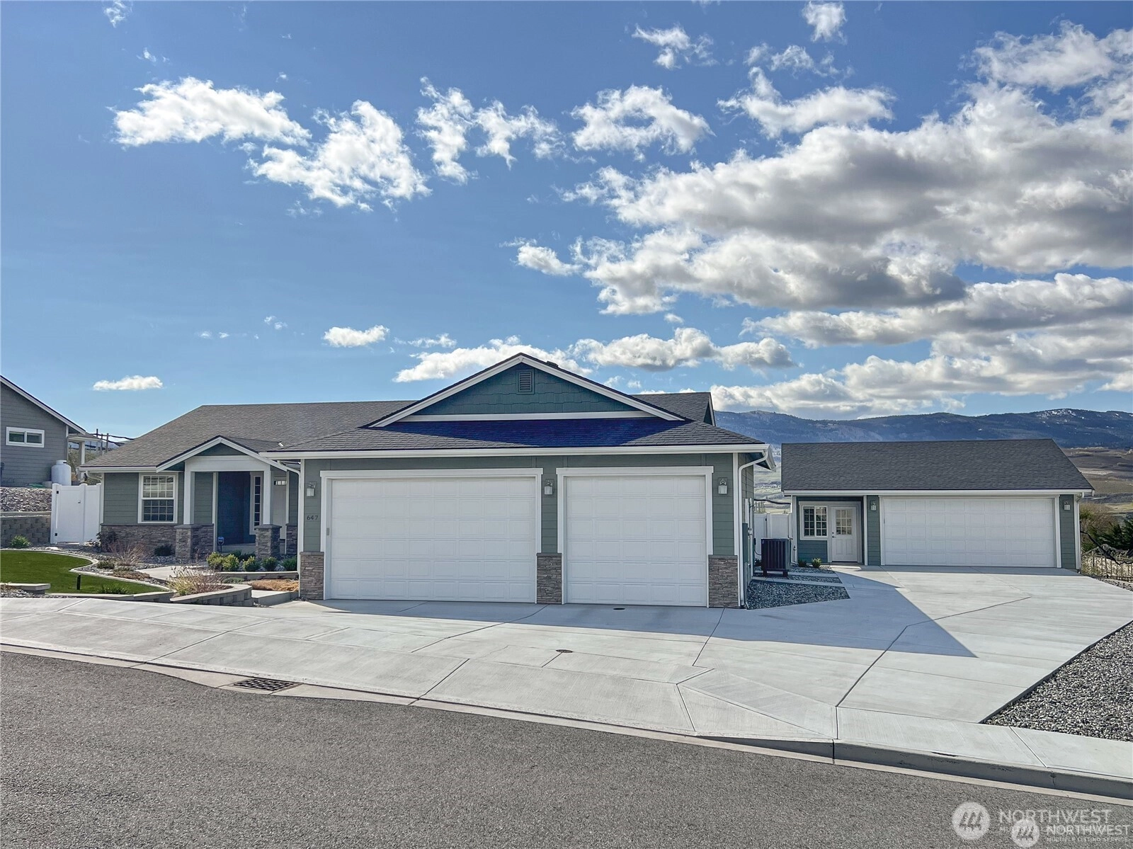 647 S Newton Ave East Wenatchee WA 98802