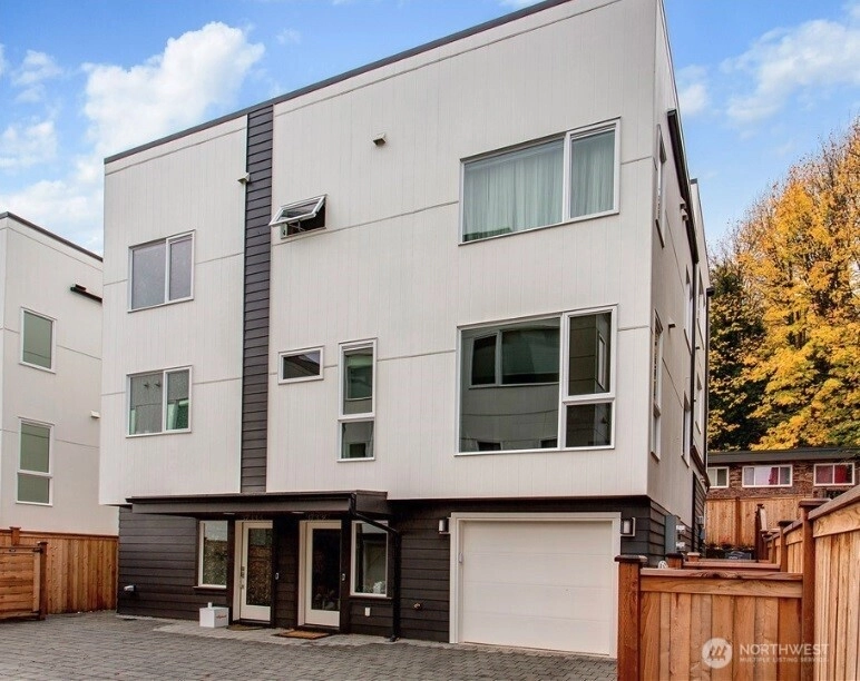 3733 D S Dawson St Unit  Seattle WA 98118