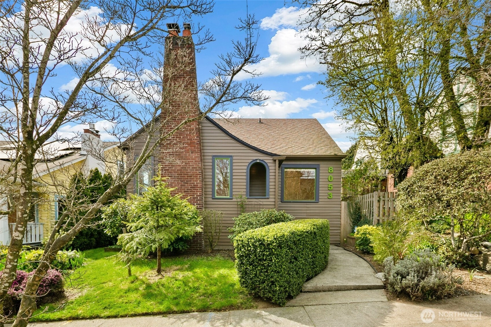 8053 Brooklyn Ave NE Seattle WA 98115