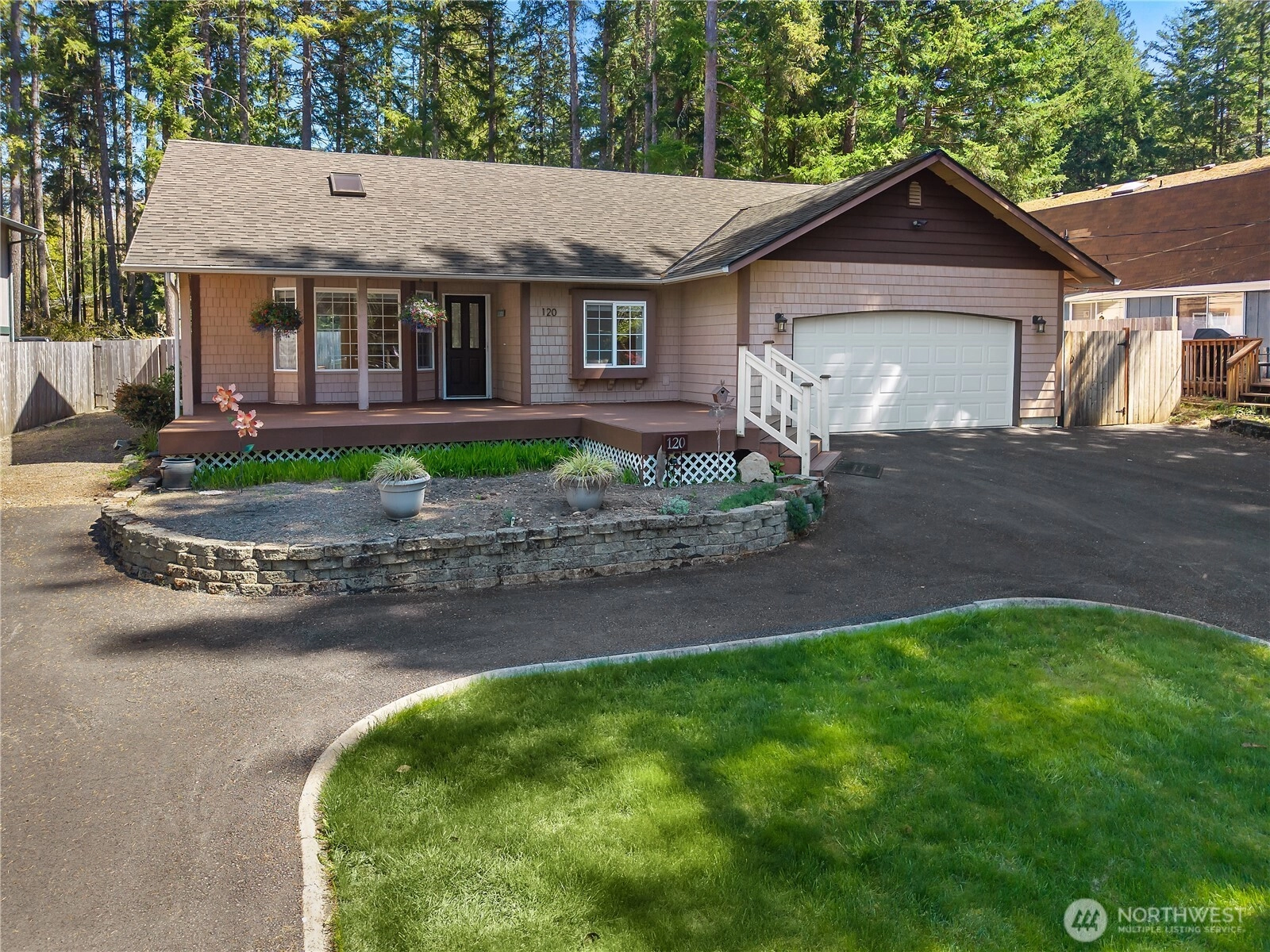120 E Ballantrae Dr Unit  Shelton WA 98584