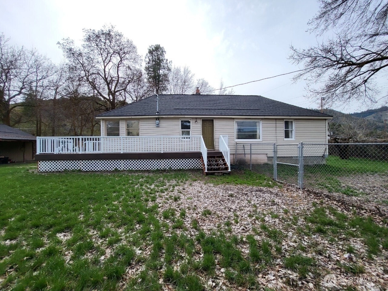 334 Chapel St Unit  Cashmere WA 98815