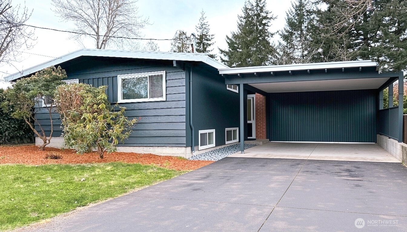 17757 10th Ave S Burien WA 98148