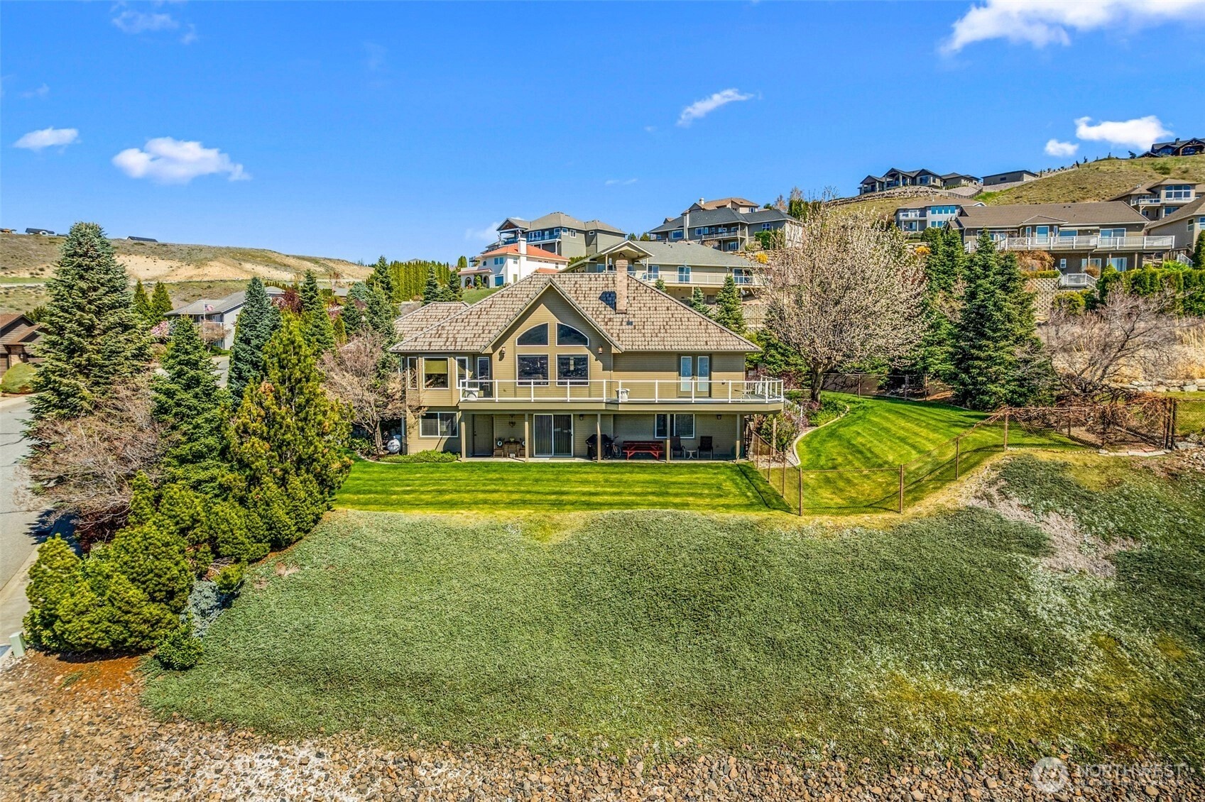 810 Briarwood Dr East Wenatchee WA 98802